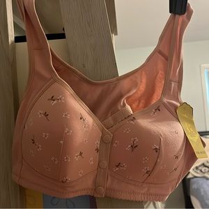 Very pretty bra see pictures for details. Never worn.